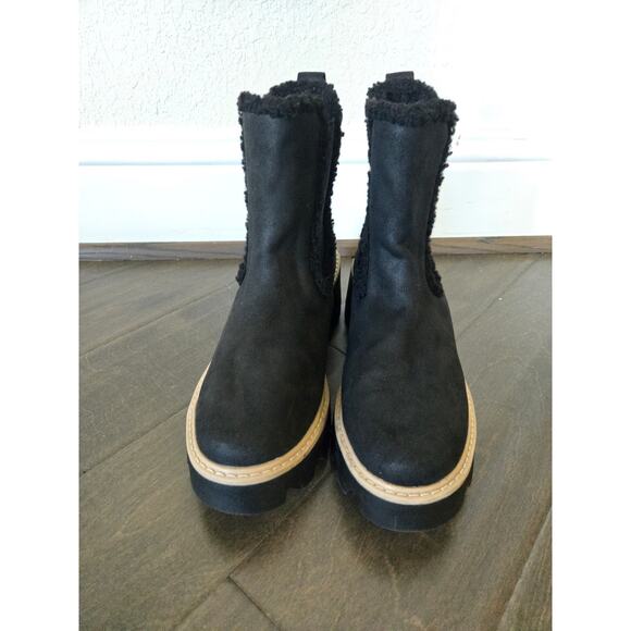 Dolce Vita Vandi Black Lug Sole Chelsea Boots Size 9.5 Platform Block Heel - Picture 3 of 7